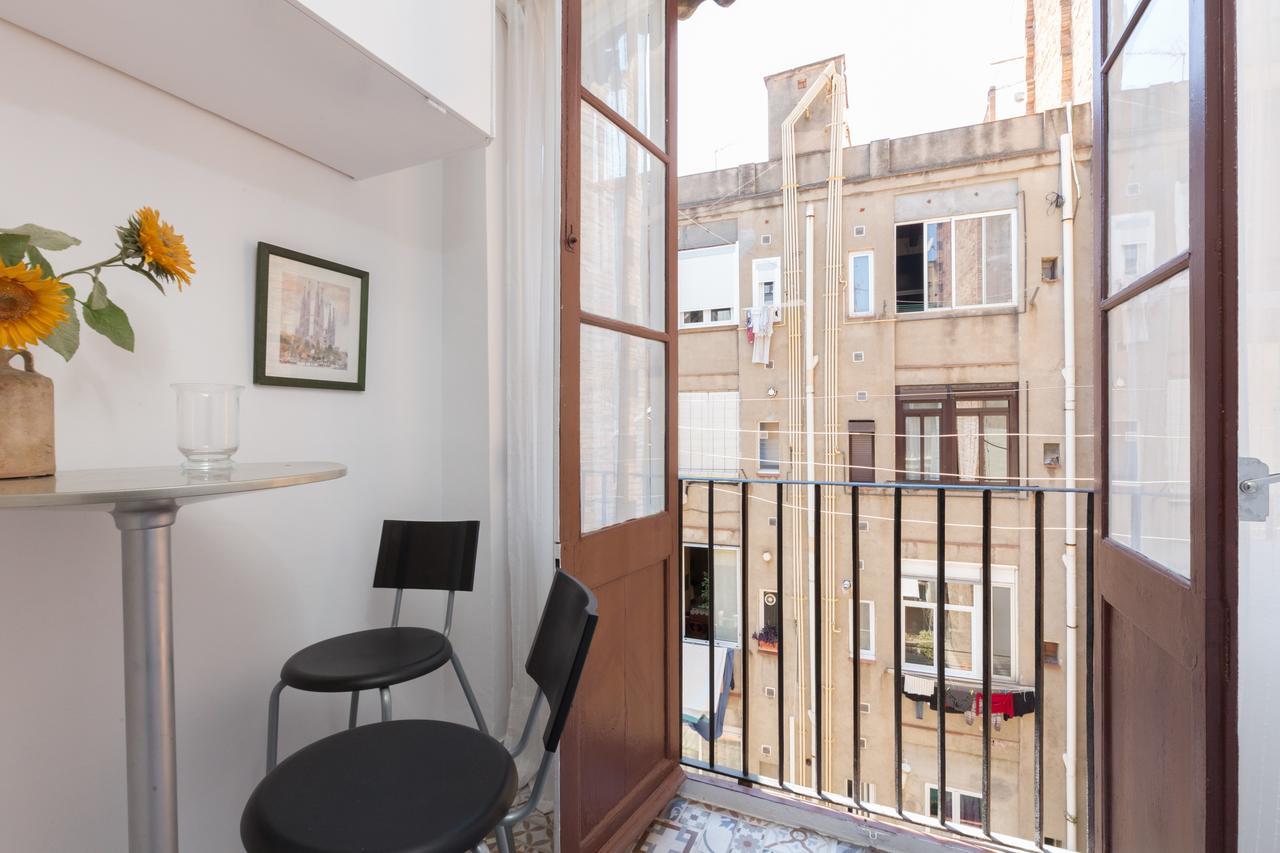 Aparteasy - Central Gracia Apartments Барселона Экстерьер фото